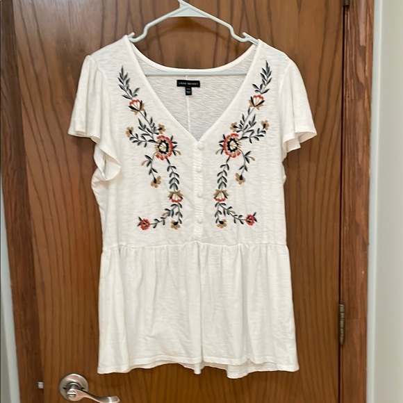 LANE BRYANT UEC Women’s Size 14/16 Embroidered White Babydoll Top - Picture 2 of 11